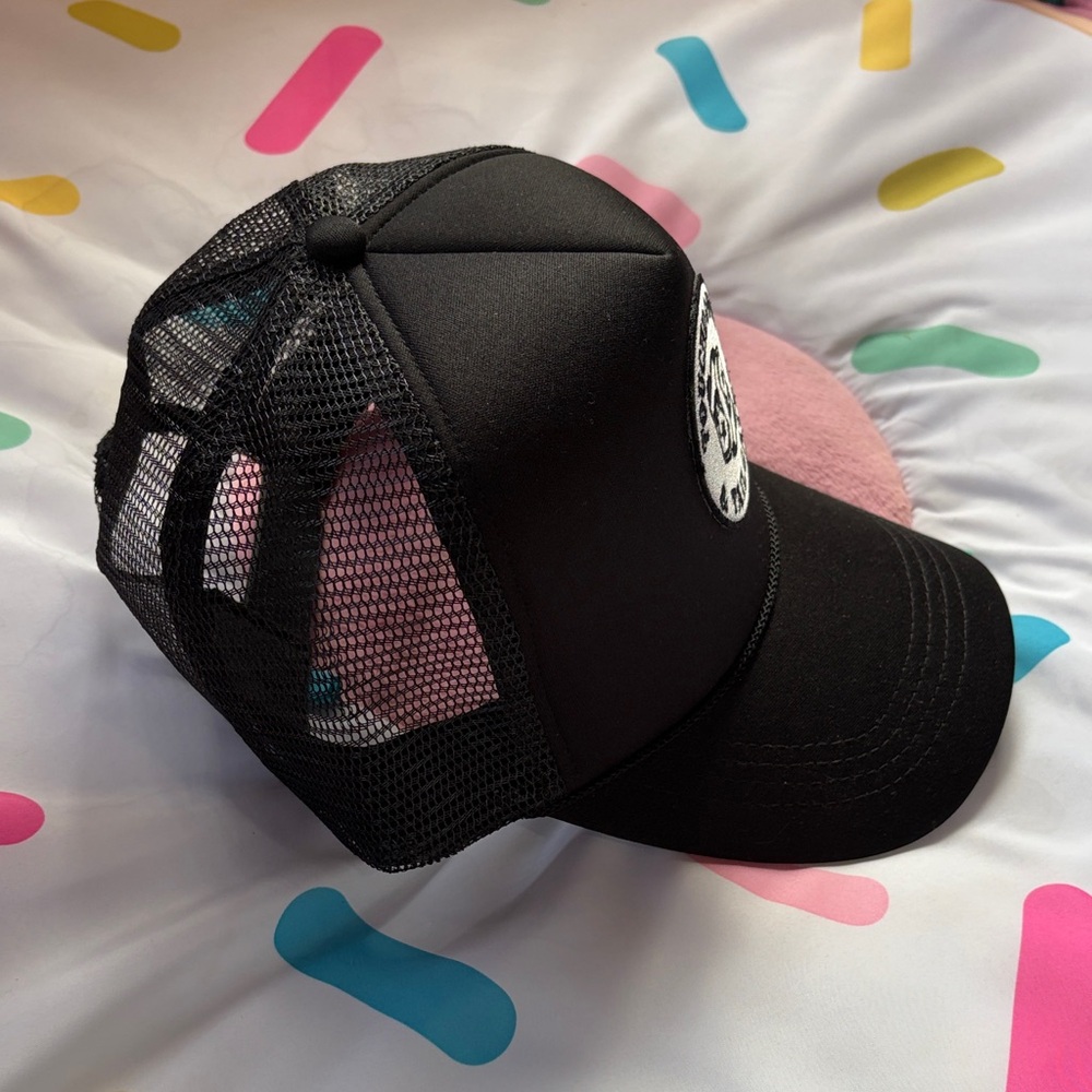 Touchdowns & Tailgates Black Mesh Trucker Hat - Picture 4 of 5